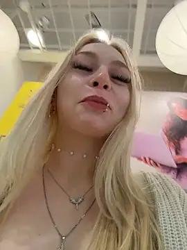 AngelinaTous - I'll show you my boobs on the street🌸