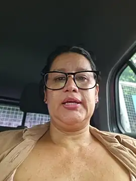 Keilymadam - A client rates my tits