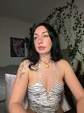 Estherjizz - last tip gets 3 videos,minimum 100 token