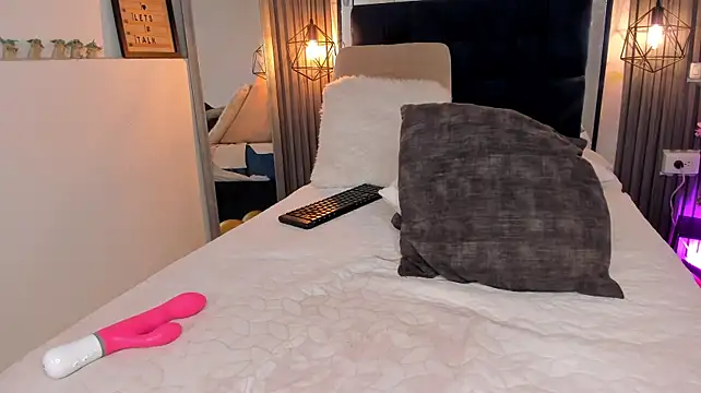 Kristakinnky - Decorate my ass with my plug fuck pussy