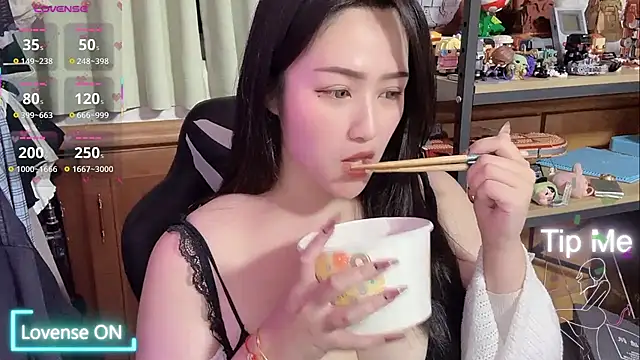 Eimile-Z - 💕给主播买零食