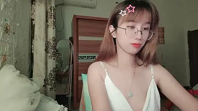 Lili_666 - 祝我生日快乐，愿往后的日子闪闪发光，万事顺遂。🤩