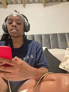 LuciousLips96 - Last tipper request anything