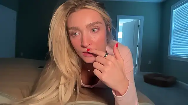 Meggsworld - LT gets snap ;)