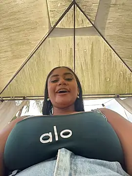 NayTorres - BIG SQUIRT FOR U IN PUBLIC