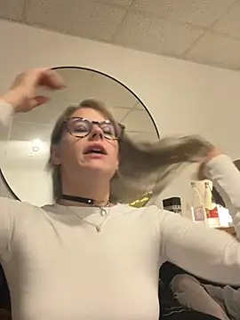 JessyLey - Show boobs
