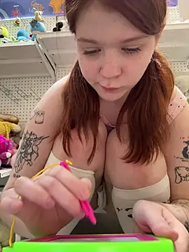 Freaky__Nikki - show my panties + rub tits :3