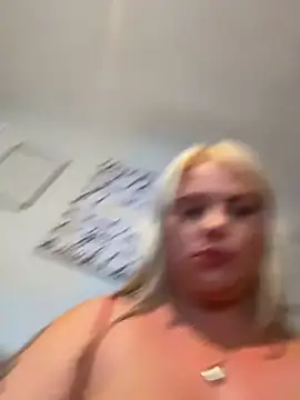 Blonde_baddie - Bend over