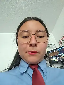 Queen_linda1 - Dildo in pussy under desk  🥵🔥💦