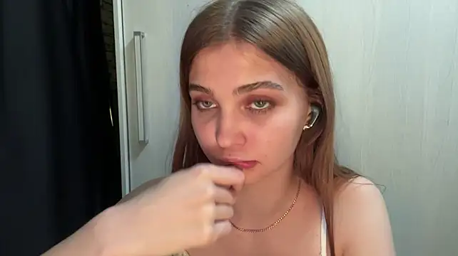 Babysmall_girl - ass tease