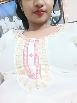 Avii5 - Showing boobs