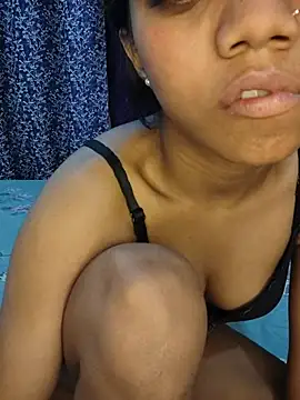 Mini-cutie - Boobs and oil show