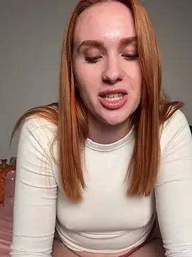 ChiaraVelvet - show my body an boobs for 1 min🍒