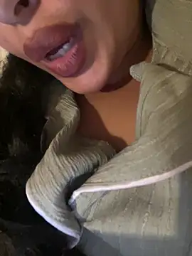 Sexlove1xo - لحس صدري