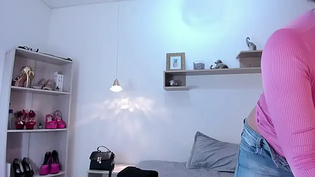Sahaara_parker - Two fingers in pussy