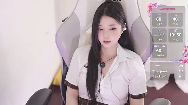 Kitty_baby77 - 完成任务 全裸M腿 5分钟