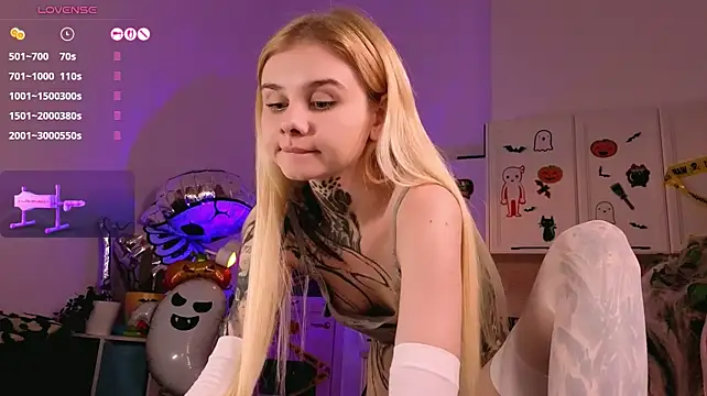 Britney_Lynch - 2 fingers in pussy