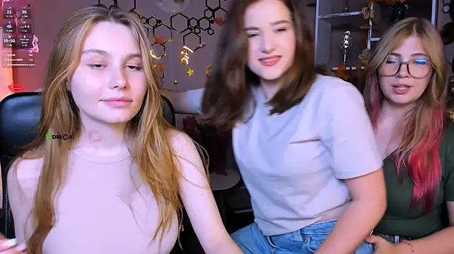 Hanna_kiss3 - flash tits