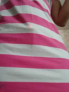 Cata_city1106 - Show tits in street