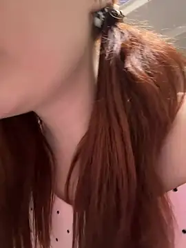 Freaky__Nikki - put one finger to pussy in doggy pose :P