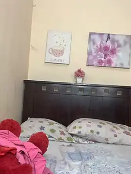 YaraSmith - fuck my dildo until I cum😜💦