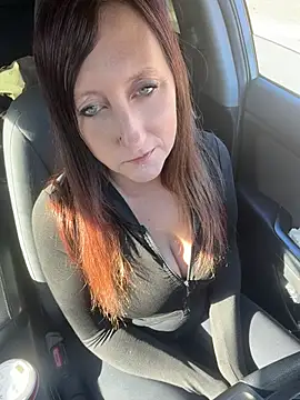 XoTatianaXo - Lotion my tits in the mall bathroom