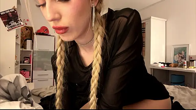 Alicekittyy - ride on pillow in panties