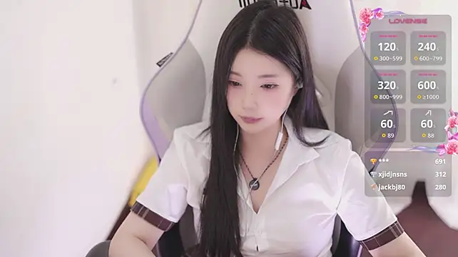 Kitty_baby77 - 完成任务 全裸M腿 5分钟