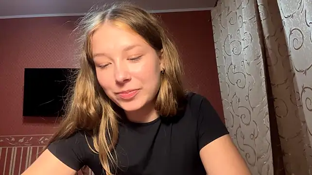 VaelZira - Tease you with my top😍😍