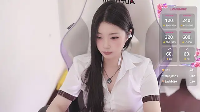 Kitty_baby77 - 完成任务 全裸M腿 5分钟