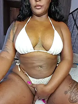 Denise_wolfe21 - Panty off and twerking in Doggy 🔥🍑