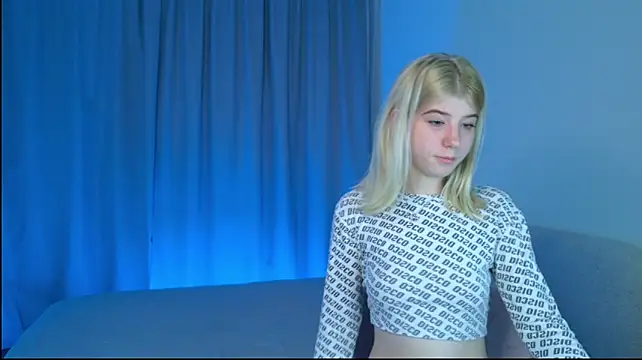 Bella_amory - Oil tits + Nipple clamps
