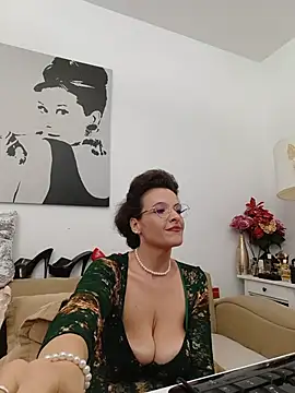 RebeccaNoble - Sexy🔥 cameltoe closeup