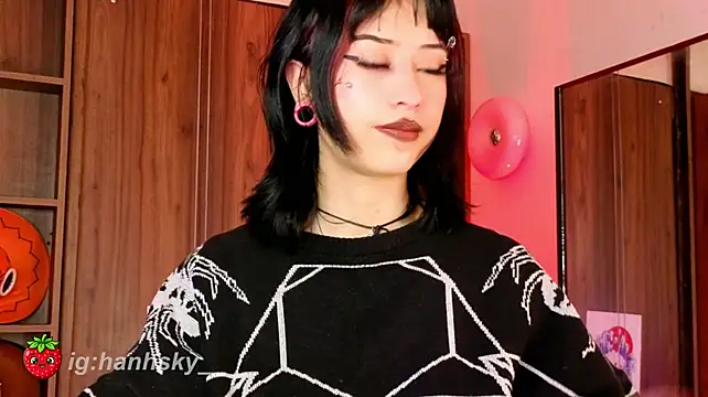 HannahSky_ - nipples close up