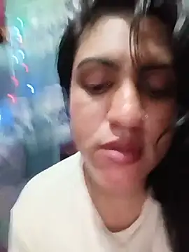 Maya-120 - Lip show