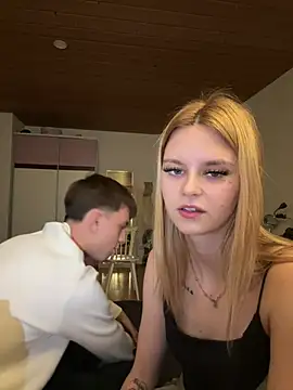 YoungGermanKiki18 - 😈 Slap her Ass
