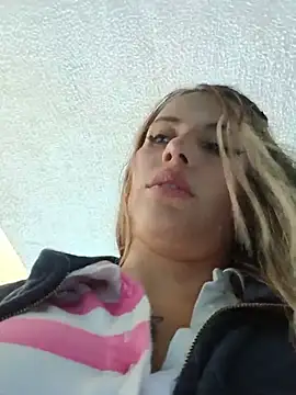Cata_city1106 - Show tits in street