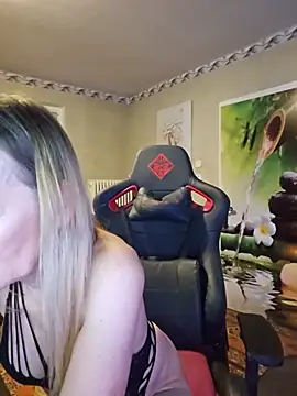 HotLana69 - Hi Lana 💦 Last Tipper wins Video 😍