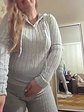 Irina3718 - Show pussy. Clitoral masturbation.