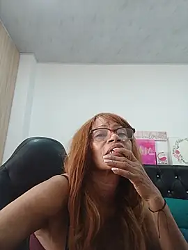 BustyMilf_