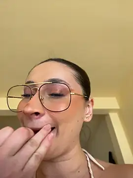 Chloe_rockss_ - pussy close up rub it