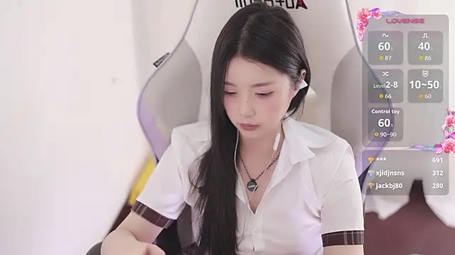 Kitty_baby77 - 完成任务 全裸M腿 5分钟