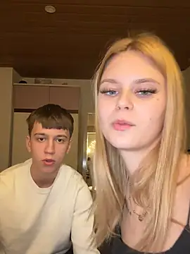 YoungGermanKiki18 - 😈 Slap her Ass