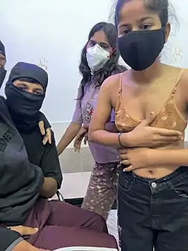 Sexy_trio - Show dick