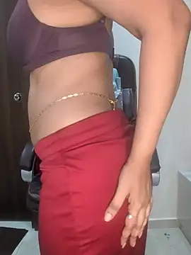 Shriya_reddy - Ice cube message on boobs
