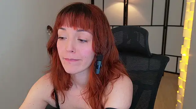 Molly_marmalade_ - Skirt Lift & Leg Tease 🖤✨