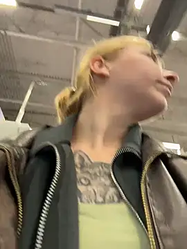 Sunny___Bunny - cum near ppl