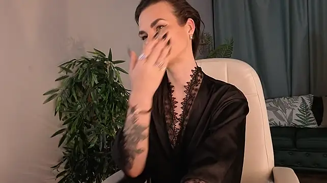 Anna_Bonita - oil my ass