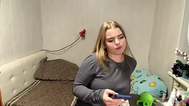 LiviaSmelser - sexy air kisses right from my heart