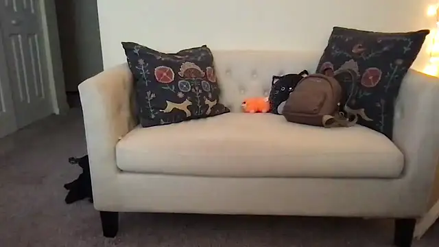 Kittycat4810 - help with rent :)